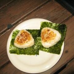 qに ごま塩焼きおにぎり レシピ 作り方 By Ringyt りん 楽天レシピ qに ごま塩焼きおにぎり レシピ 作り方 By Ringyt りん 楽天レシピ